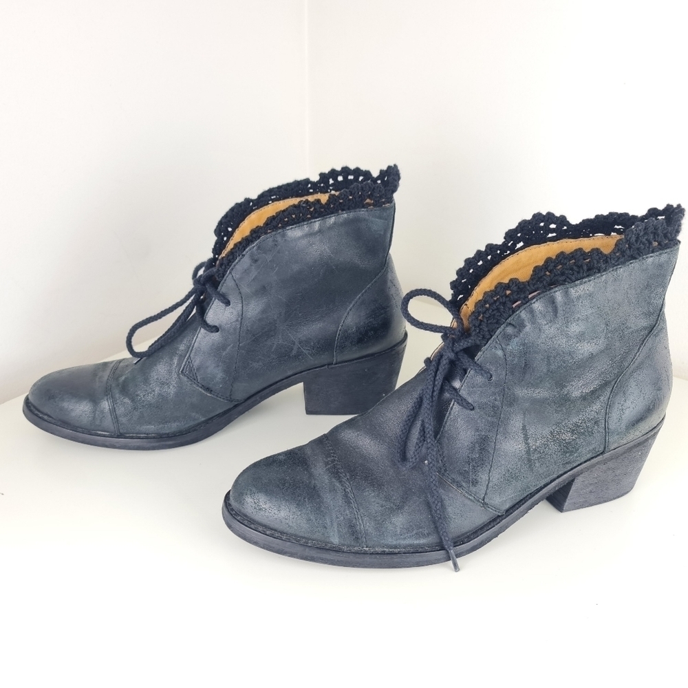 Latigo Women Crochet Black Leather Block Heel Ankle Boots Size 11M